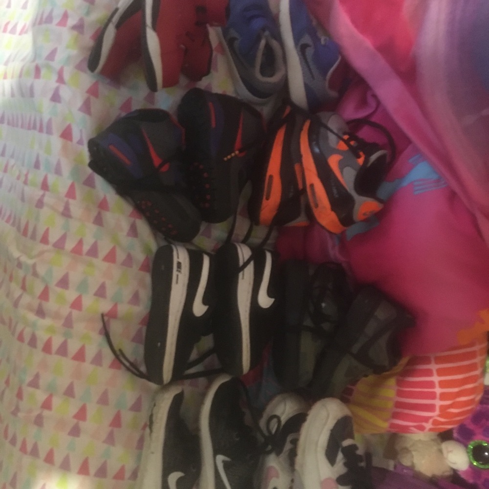 8 PAIR TODDLER NIKES